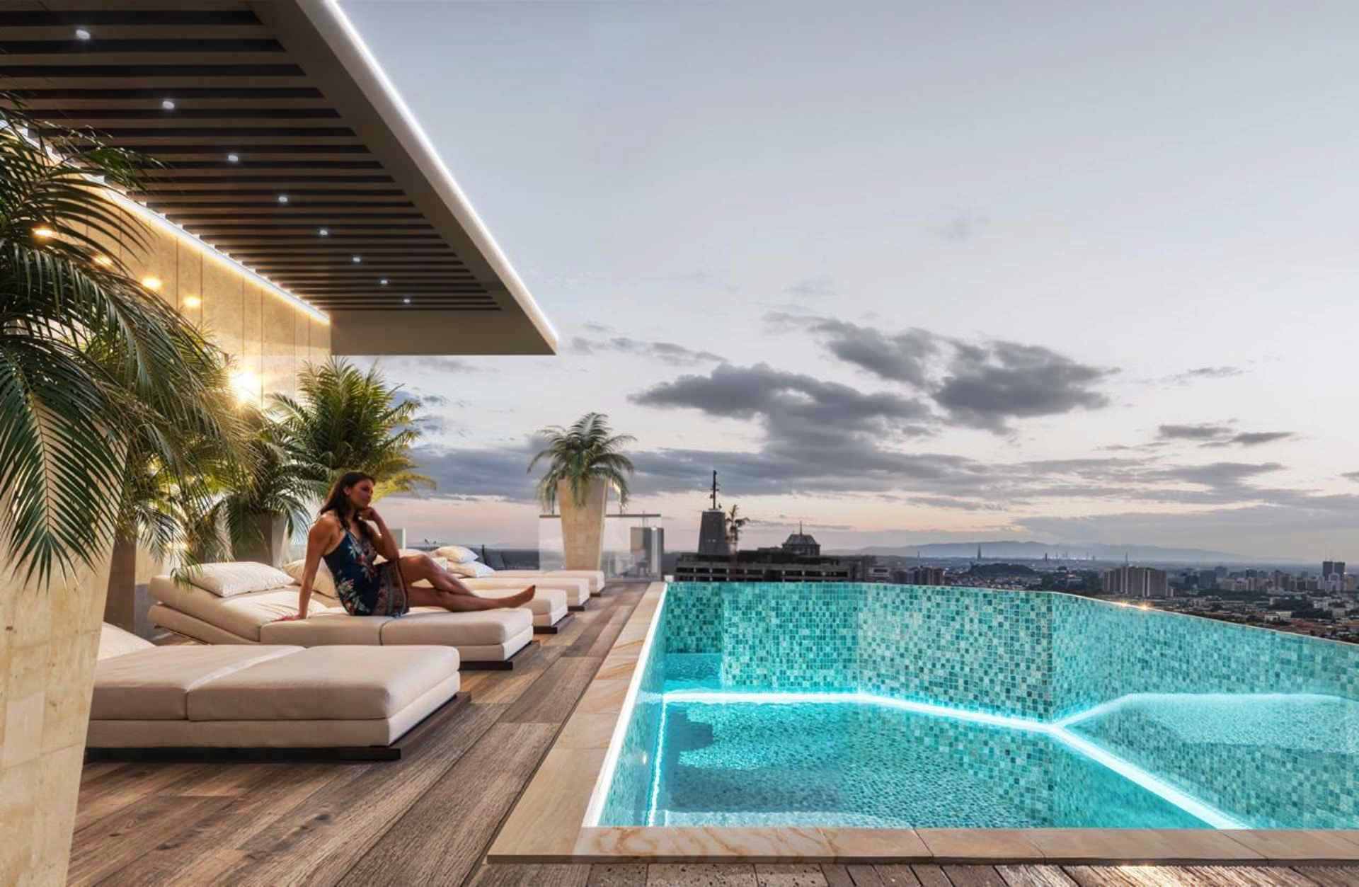 ROOFTOP POOL